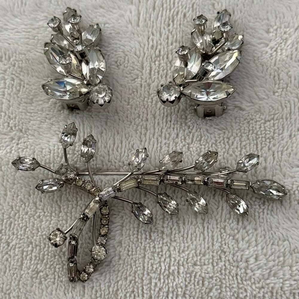 Vintage Rhinestone Clip On Earrings & Brooch